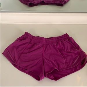 Lululemon Hotty Hot shorts 2.5 inch